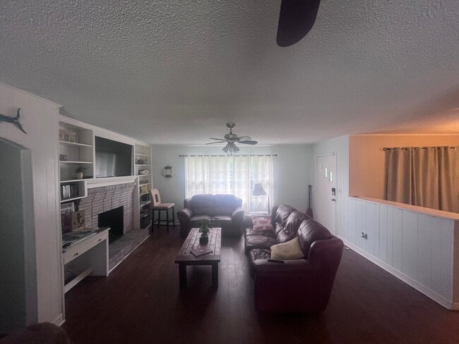 Photo - 100 Douglas Dr