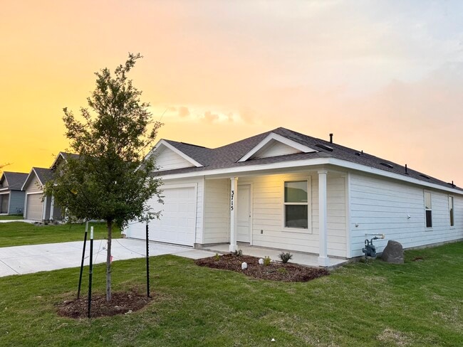 Building Photo - 3715 Longleaf Dr