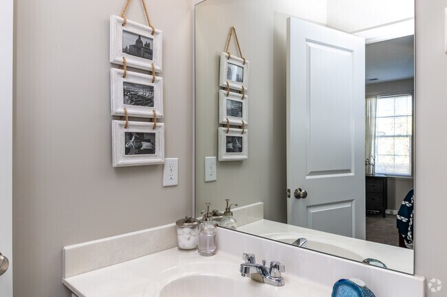 2BR, 2.5BA - 1,332SF - Second Bathroom