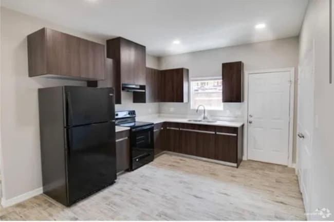 Building Photo - 808 W Sunset Valley St Rental