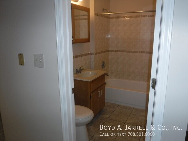 Photo - 5657 S Indiana Ave Unidad 098 5657-2