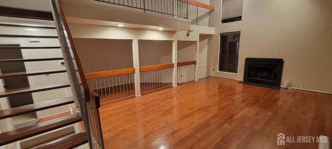 Photo - 24 Cotoneaster Ct