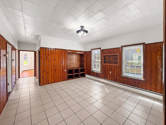 28 Meadow St Unit 1