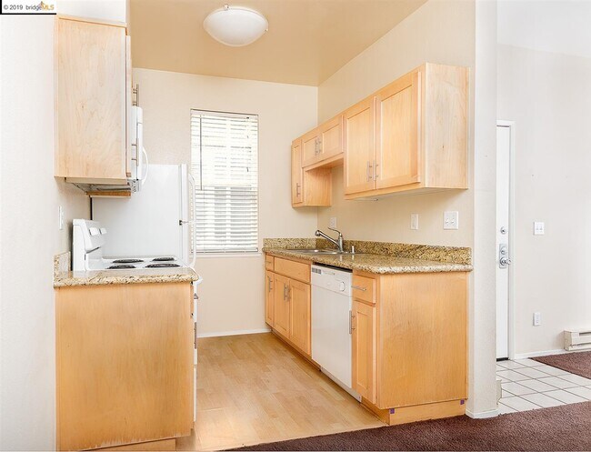 Photo - 21 Bayside Ct Unit 21