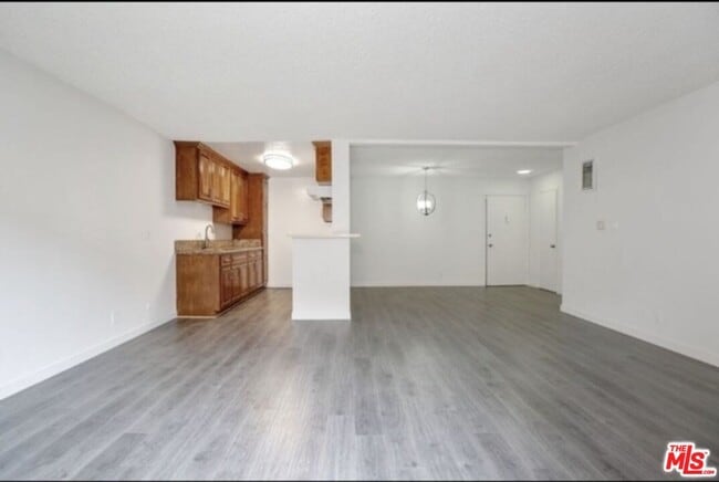 Photo - 855 Victor Ave Unit 210