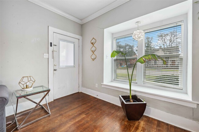Photo - 2617 Cleburne St