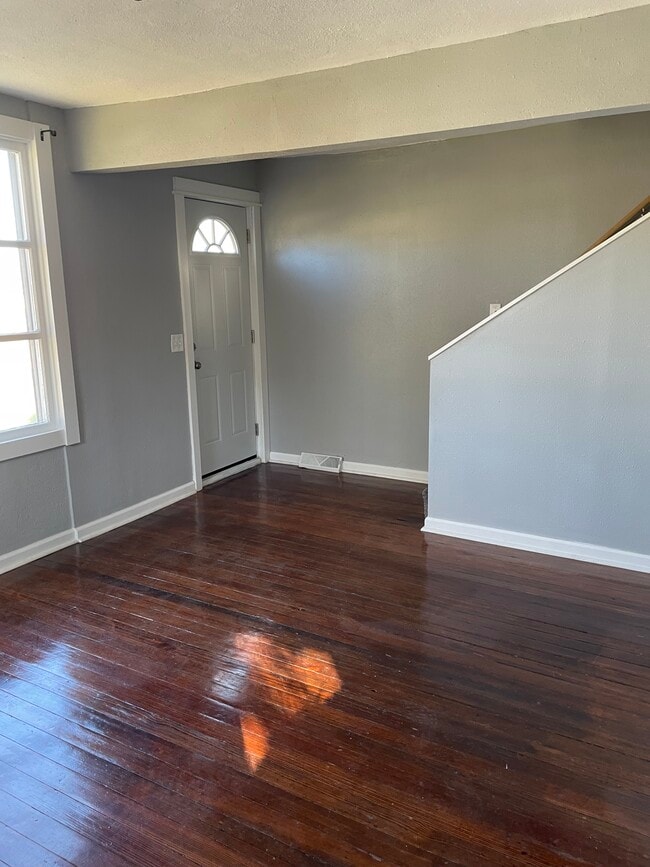 Photo - 706 E Saint Germain St