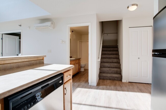 Photo - Urban Crossing Apartments