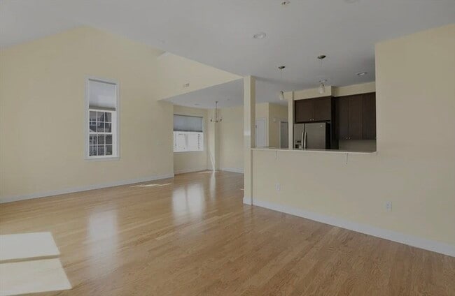 Photo - 70 Endicott St