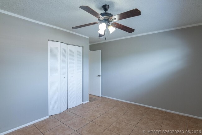 Photo - 1218 Giller Ave