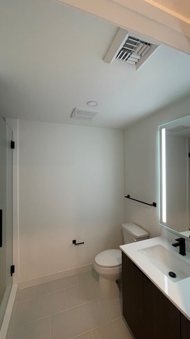 Photo - 108 NW 27th St Unidad S2