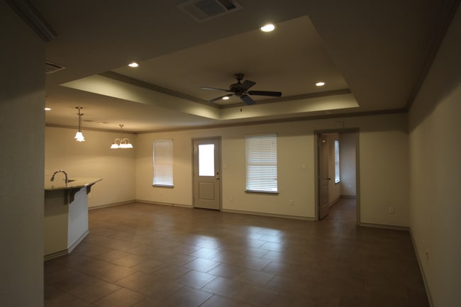 Photo - Beautiful 3 Bedroom 2 Bathroom Townhouse i... Unidad 6305