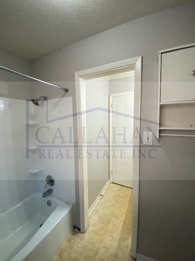 Photo - 8211 Woodview Dr N Unit B