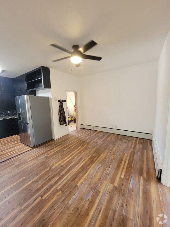 Building Photo - 1461 Laurene St Unit 2 Rental