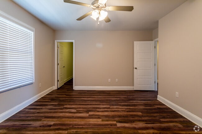 4BD, 2.5BA - 2000 SF - Bedroom