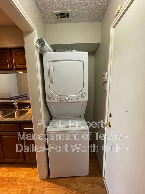 Photo - 6308 Winton St