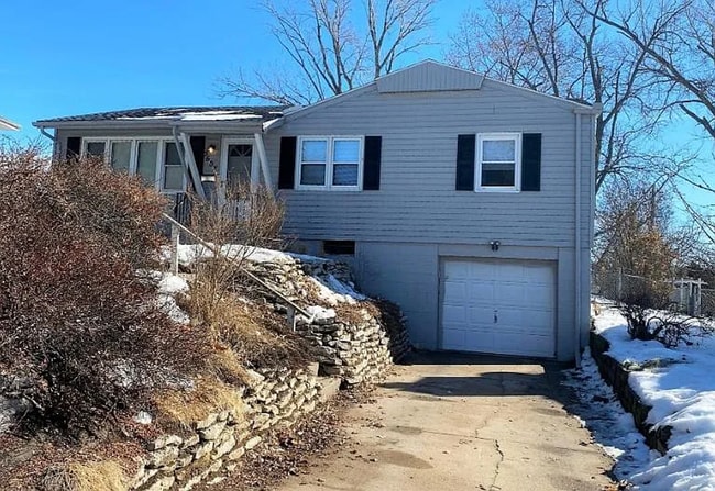 Building Photo - 5607 N 68th St