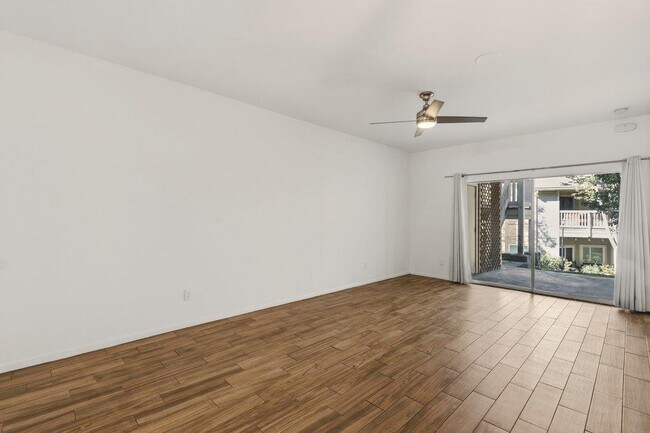 Photo - 2450 Wickersham Ln Unit 1006