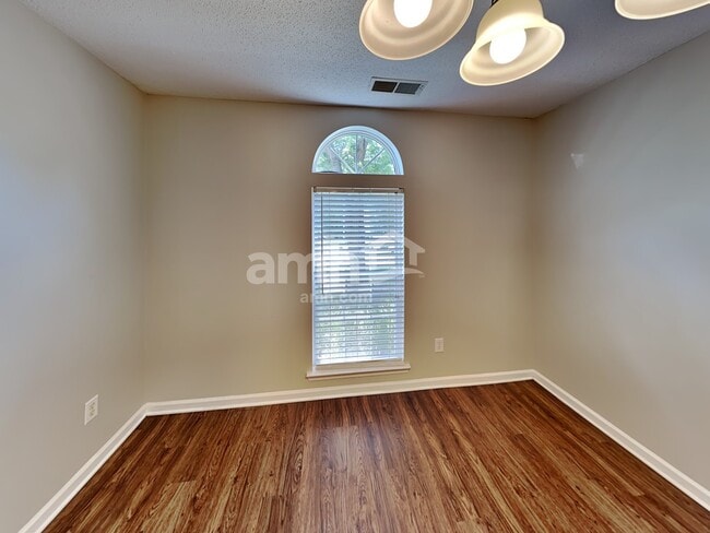 Photo - 1720 Silverberry Ct