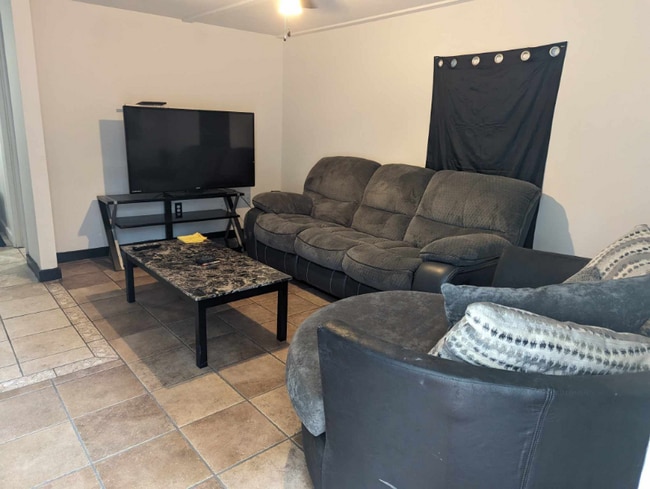 412 Timberlane Cir Unit B