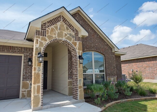 Building Photo - 3 Bedroom- 2 Bathroom in Hills of Westwood Rental