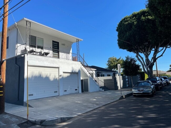 Building Photo - 2611 22nd St Unit 2611 22nd Street