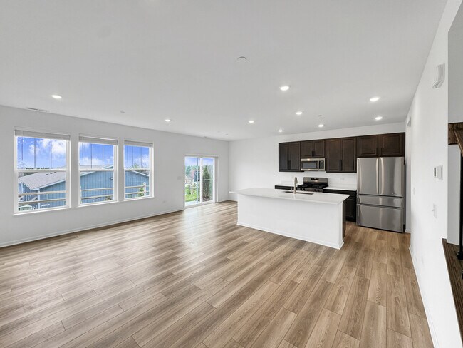 Photo - 1135 White Oak Cir