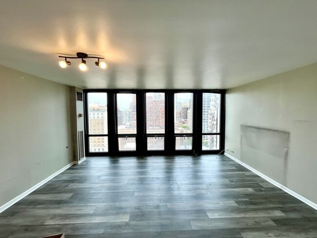 Photo - 1 E Scott St Unit 1602
