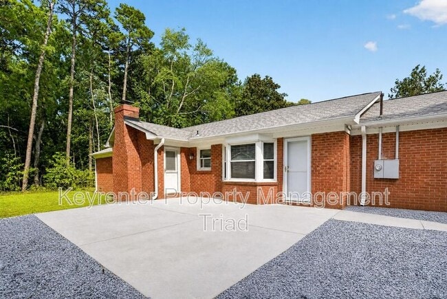 Photo - 5108 Lakeshore Ct