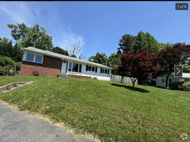 Building Photo - 10 Harmon Rd Rental