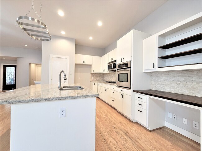 Photo - 2515 Brinkman St