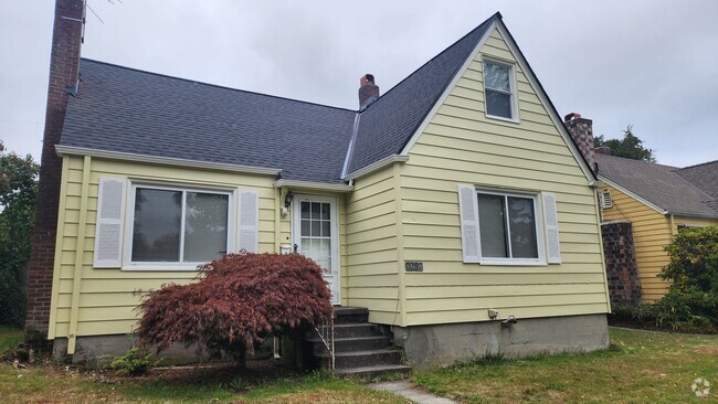 Building Photo - South Tacoma Craftsman! Rental