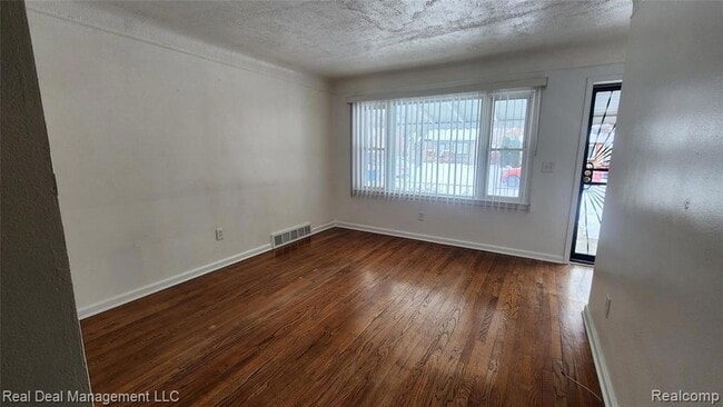 Photo - 49 E Fairmount Ave