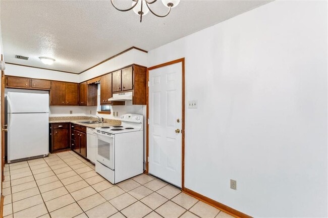 504 Farnell Ln