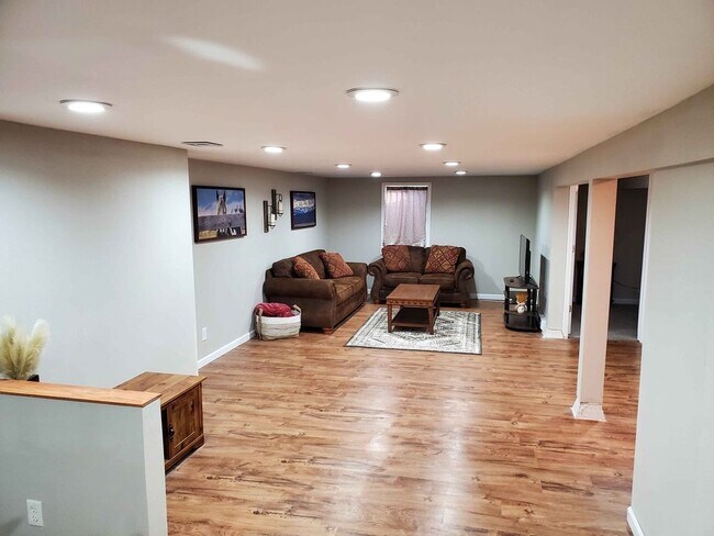5 17th Ave SW Unit Furnished Basement Apt