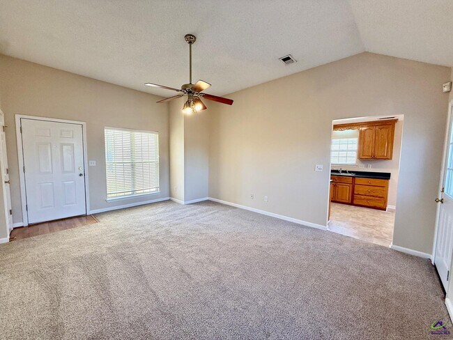 Photo - 105 Selena Ct