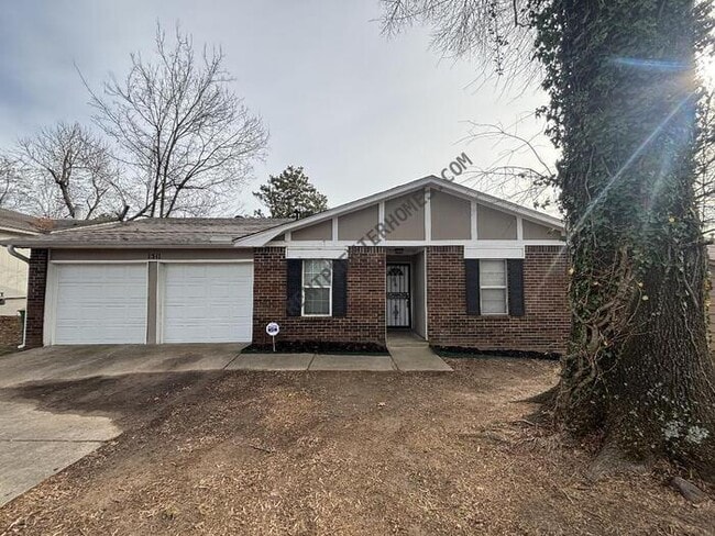 Building Photo - 1311 S Cleveland St