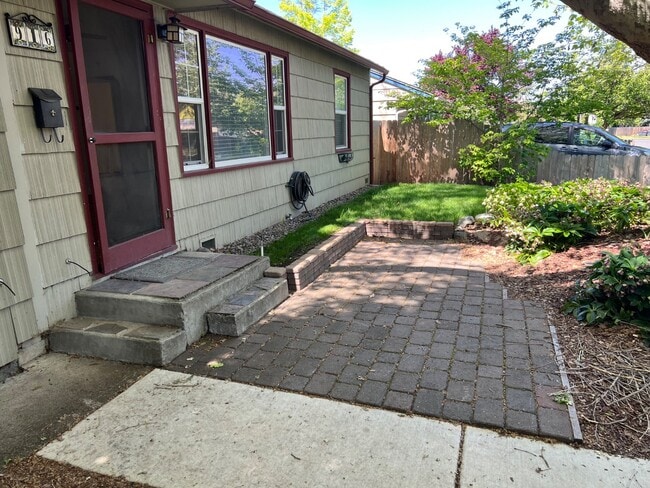 Photo - 916 Kenyon St