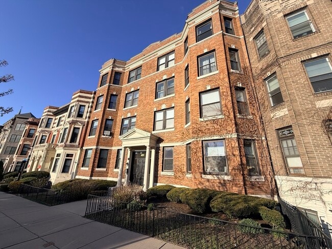 Building Photo - 451 Park Dr Unit 2C