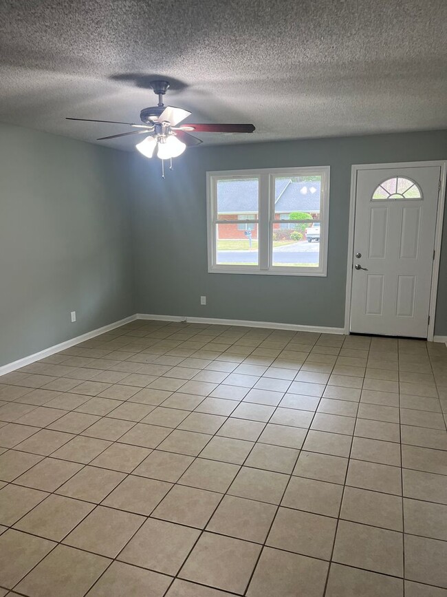 Photo - 9 Oakcrest Trail NE Unit APT A