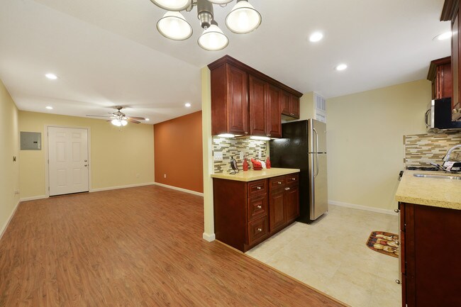 Photo - Berkeley Square Apartments