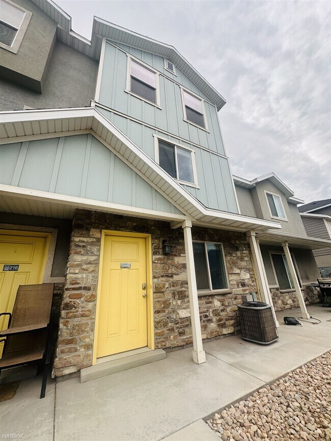 Photo - Room for Rent, 2 bath 4plex - 212 North 75...