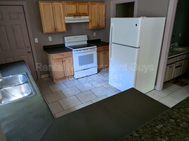 Photo - 1810 10th Ave S