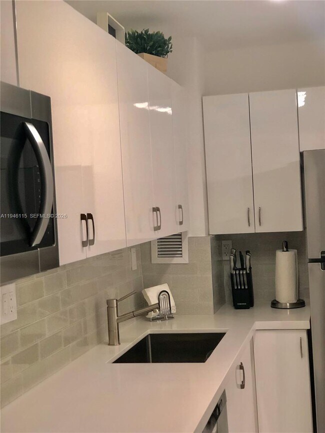 Photo - 1200 West Ave Unidad 824