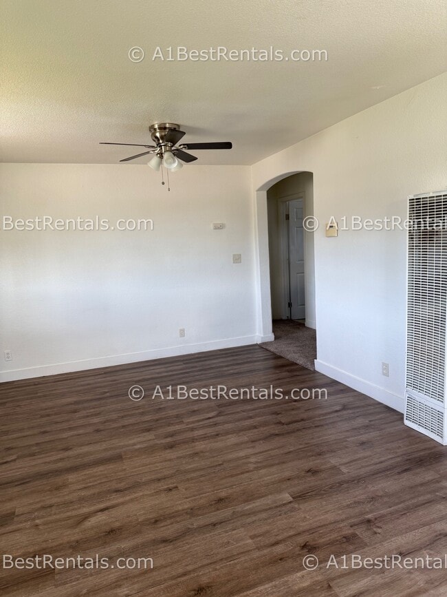 Photo - 1905 John St