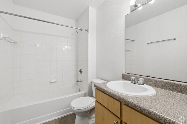 The Catamaran 3BR,2BA - 1156SF - Bathroom