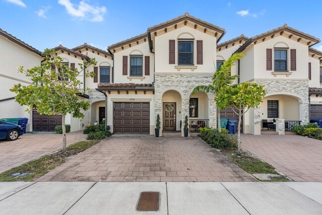 Building Photo - 12754 SW 230th St Rental