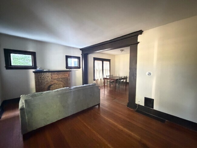 Photo - 99 Custer St