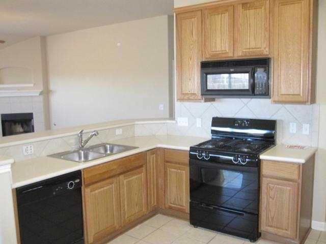 Photo - 728 Abbeyglen Castle Dr