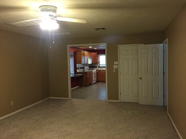 Photo - 813 S Kings St